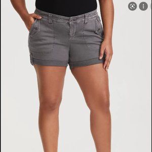 NWT Torrid roll cuff gray shorts sz 18